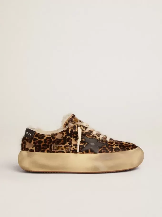 Space-Star da uomo in pelle di cavallino con stampa animalier e fodera in shearling