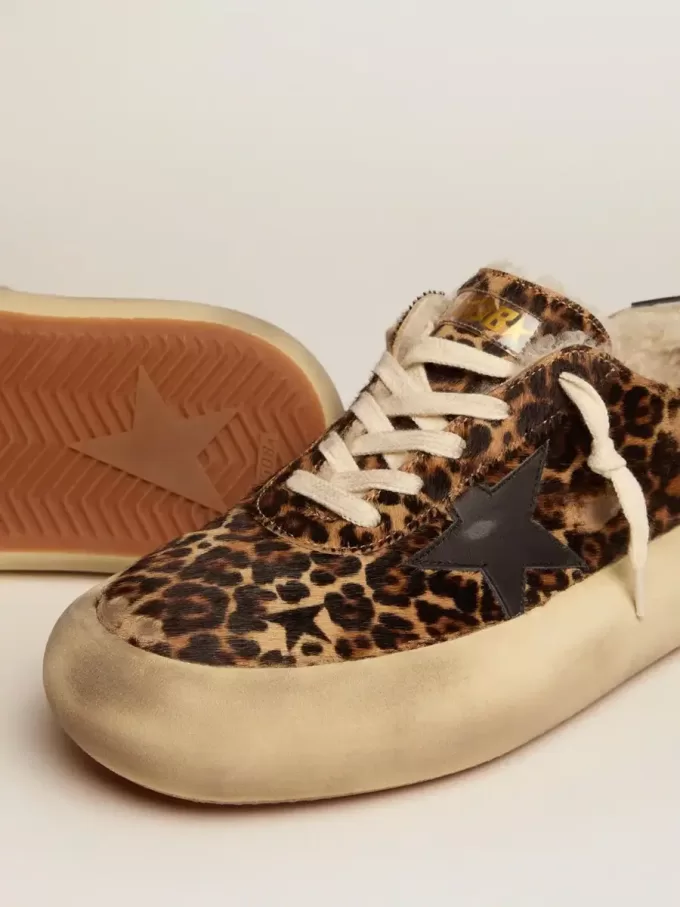 Space-Star da uomo in pelle di cavallino con stampa animalier e fodera in shearling