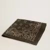 Sciarpa verde muschio con motivo paisley Sciarpa verde muschio con motivo paisley