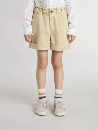 Shorts da bambina color sabbia con logo ricamato Shorts da bambina color sabbia con logo ricamato