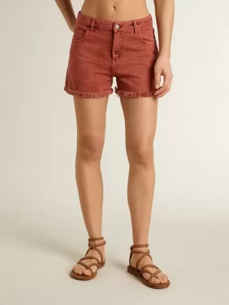 Shorts da donna in denim rosso mattone con ricamo Golden Mediterraneo