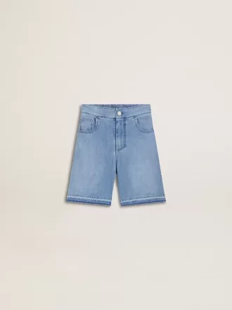 Shorts in denim per bambino con ricamo sul retro