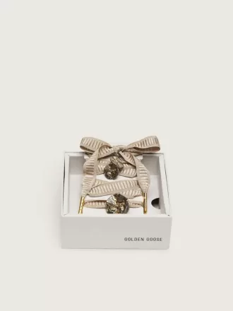 Skin “Vintage” beige lacci ricamati con charms applicati
