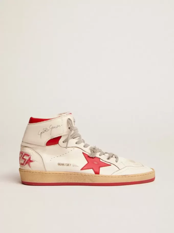 Sky-Star da uomo con firma sulla caviglia e inserti rossi Sky-Star da uomo con firma sulla caviglia e inserti rossi