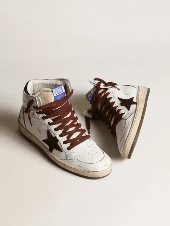 Sky-Star da donna in pelle nappa bianca con stella in camoscio color cioccolato Sky-Star da donna in pelle nappa bianca con stella in camoscio color cioccolato