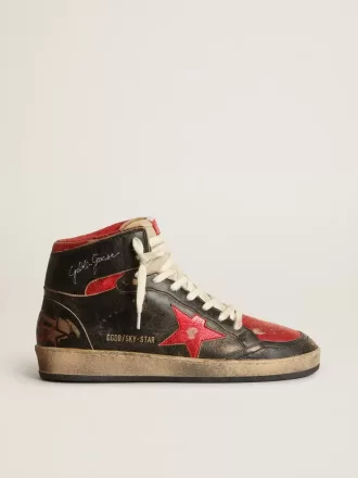 Sky-Star da donna in pelle nera lucida con stella rossa