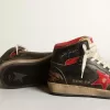 Sky-Star da donna in pelle nera lucida con stella rossa