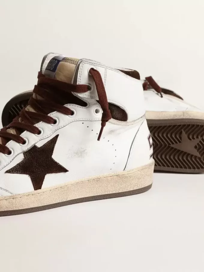 Sky-Star da uomo in pelle nappa bianca con stella in pelle scamosciata color cioccolato Sky-Star da uomo in pelle nappa bianca con stella in pelle scamosciata color cioccolato