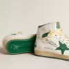 Sky-Star in pelle bianca con stella in pelle verde Sky-Star in pelle bianca con stella in pelle verde