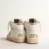 Sky-Star in pelle nappa bianca con stella e linguetta sul tallone in pelle metallizzata dorata Sky-Star in pelle nappa bianca con stella e linguetta sul tallone in pelle metallizzata dorata
