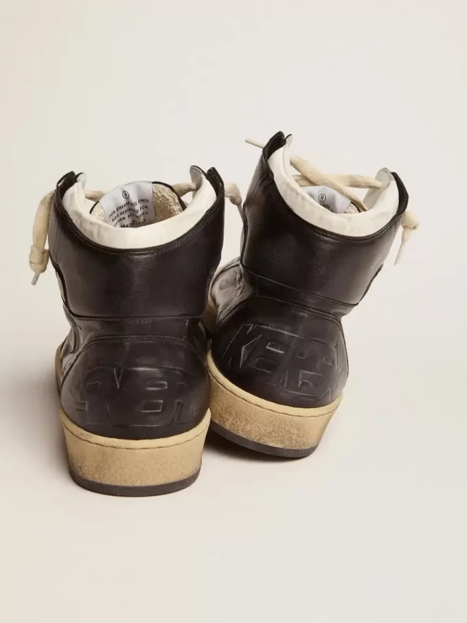 Sky-Star in pelle nappa nera con stella in pelle bianca Sky-Star in pelle nappa nera con stella in pelle bianca