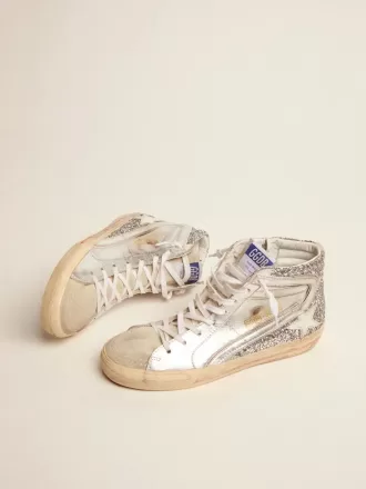Slide da donna con tomaia in pelle laminata e glitter argento Slide da donna con tomaia in pelle laminata e glitter argento