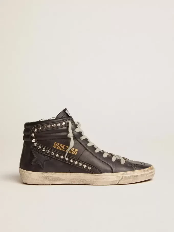 Slide da donna nere con borchie Slide da donna nere con borchie