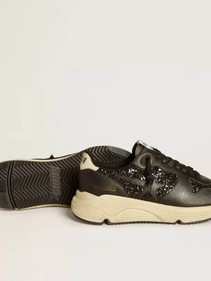 Sneaker da donna Running Sole in nero glitterato con stella in pelle e linguetta sul tallone in nabuk Sneaker da donna Running Sole in nero glitterato con stella in pelle e linguetta sul tallone in nabuk