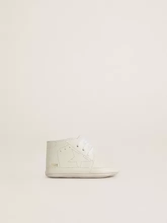 Sneakers New Born in pelle bianca con stella traforata