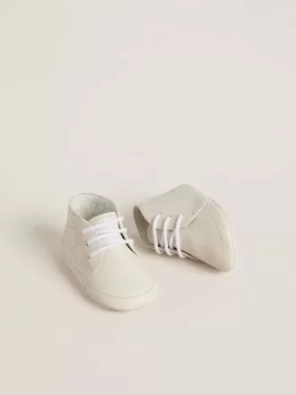 Sneakers New Born in pelle bianca con stella traforata