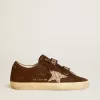 Sneakers Old School da donna in pelle scamosciata marrone con stella in pelle scamosciata beige con borchie e perle Sneakers Old School da donna in pelle scamosciata marrone con stella in pelle scamosciata beige con borchie e perle