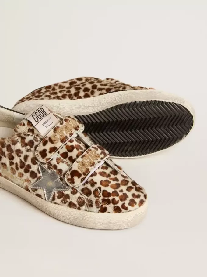 Sneakers Old School LTD da donna in pelle di pony con stella argentata e linguetta in pelle sul tallone Sneakers Old School LTD da donna in pelle di pony con stella argentata e linguetta in pelle sul tallone