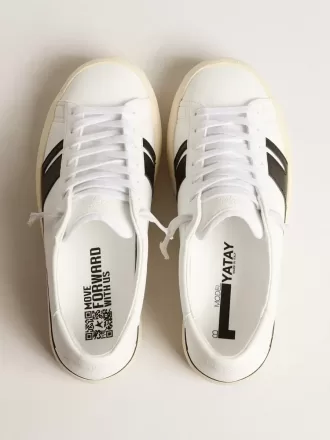 Sneakers sostenibili Yatay Model 1B con tomaia bianca a base biologica e Y nera