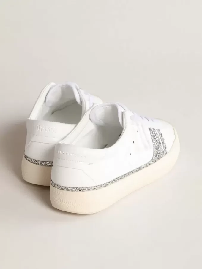 Sneakers sostenibili Yatay modello 1B con tomaia bianca a base biologica e glitter riciclato argento Y Sneakers sostenibili Yatay modello 1B con tomaia bianca a base biologica e glitter riciclato argento Y