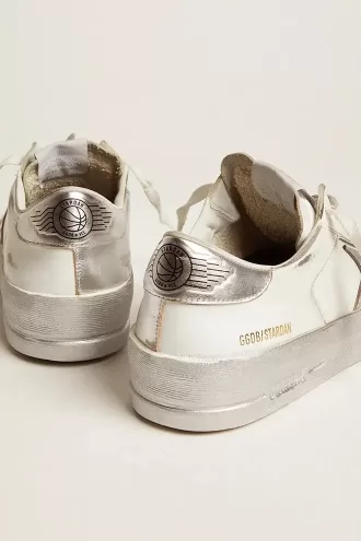 Sneakers Stardan con stella e linguetta sul tallone in pelle metallizzata argento Sneakers Stardan con stella e linguetta sul tallone in pelle metallizzata argento