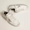 Sneakers Stardan con stella e linguetta sul tallone in pelle metallizzata argento Sneakers Stardan con stella e linguetta sul tallone in pelle metallizzata argento