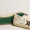 Sneakers Super-Star da uomo con stella in pelle scamosciata marrone e linguetta rosa sul tallone Sneakers Super-Star da uomo con stella in pelle scamosciata marrone e linguetta rosa sul tallone