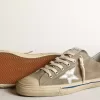 Sneakers V-Star da uomo in pelle scamosciata grigio tortora con stella in pelle metallizzata argento