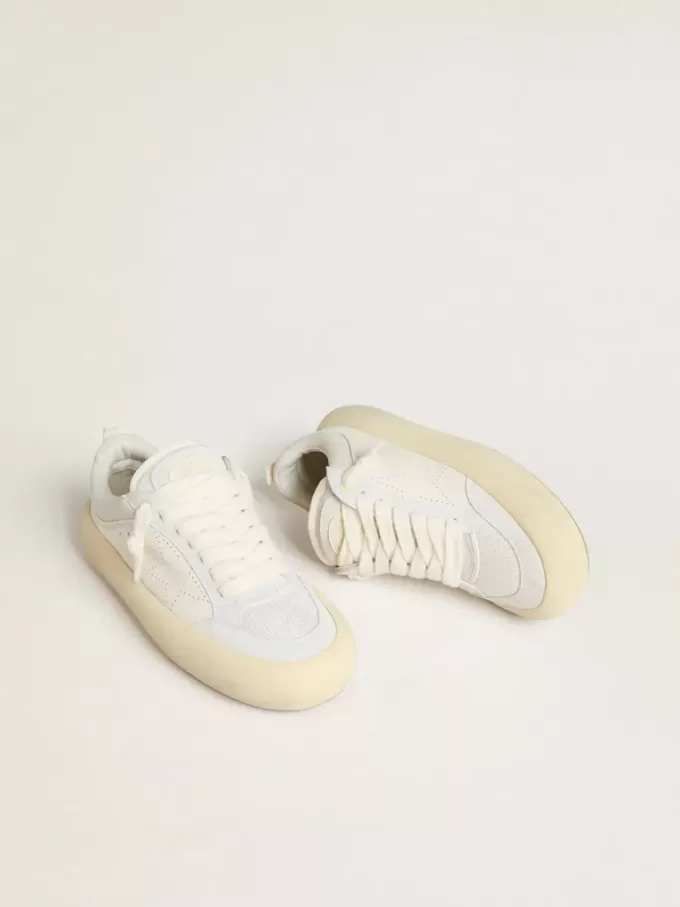 Space-Star Cube da donna in pelle bianca con stella traforata Space-Star Cube da donna in pelle bianca con stella traforata