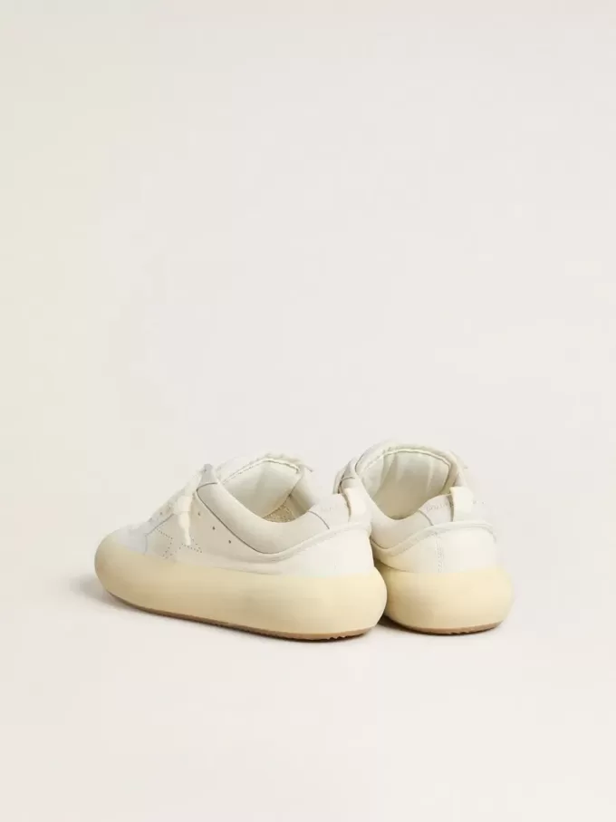 Space-Star Cube da donna in pelle bianca con stella traforata Space-Star Cube da donna in pelle bianca con stella traforata