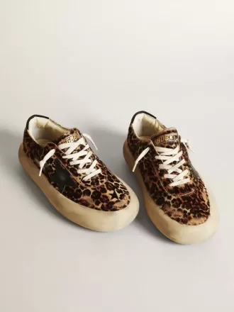 Space-Star da donna in pelle di pony con stampa leopardata e stella nera