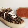 Space-Star da uomo in pelle di cavallino con stampa leopardata, stella nera e tacco