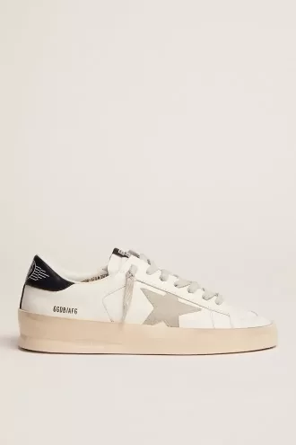 Stardan da donna con stella in camoscio grigio ghiaccio e linguetta blu sul tallone Stardan da donna con stella in camoscio grigio ghiaccio e linguetta blu sul tallone