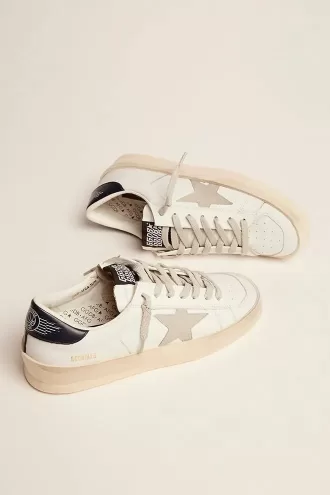 Stardan da donna con stella in camoscio grigio ghiaccio e linguetta blu sul tallone Stardan da donna con stella in camoscio grigio ghiaccio e linguetta blu sul tallone