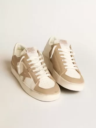 Stardan da uomo in pelle bianca e beige con stella beige e linguetta posteriore bianca Stardan da uomo in pelle bianca e beige con stella beige e linguetta posteriore bianca