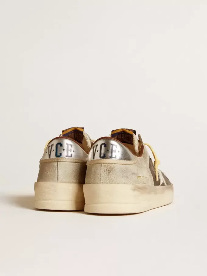 Stardan da uomo in pelle scamosciata e pelle con stella in pelle e linguetta metallica sul tallone Stardan da uomo in pelle scamosciata e pelle con stella in pelle e linguetta metallica sul tallone