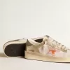 Stardan in mesh bianco con stella arancione e inserti in pelle platino