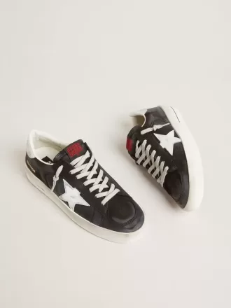 Stardan in nabuk nero e mesh con stella e linguetta sul tallone in pelle grigia Stardan in nabuk nero e mesh con stella e linguetta sul tallone in pelle grigia