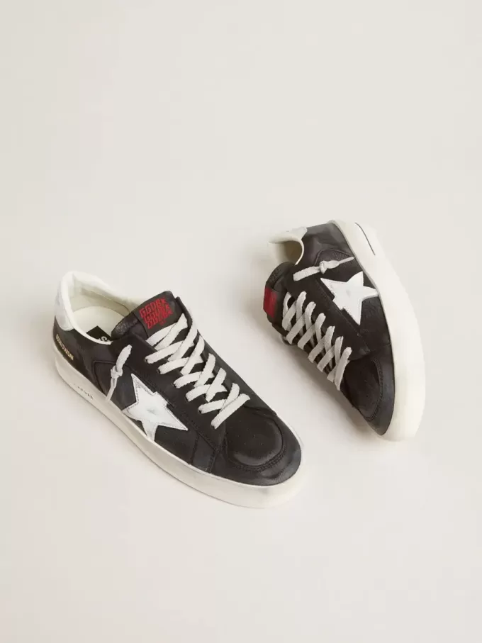 Stardan in nabuk nero e mesh con stella e linguetta sul tallone in pelle grigia