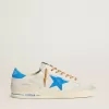 Stardan in pelle bianca con stampa cocco, stella in pelle scamosciata azzurra e linguetta sul tallone Stardan in pelle bianca con stampa cocco, stella in pelle scamosciata azzurra e linguetta sul tallone