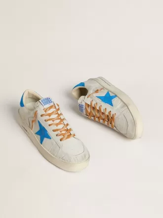 Stardan in pelle bianca con stampa cocco, stella in pelle scamosciata azzurra e linguetta sul tallone Stardan in pelle bianca con stampa cocco, stella in pelle scamosciata azzurra e linguetta sul tallone