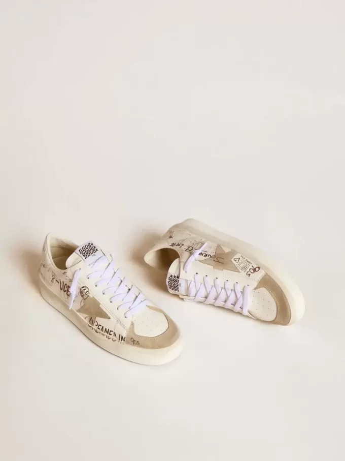 Stardan in pelle con scritte all-over e stella in pelle scamosciata grigio ghiaccio Stardan in pelle con scritte all-over e stella in pelle scamosciata grigio ghiaccio