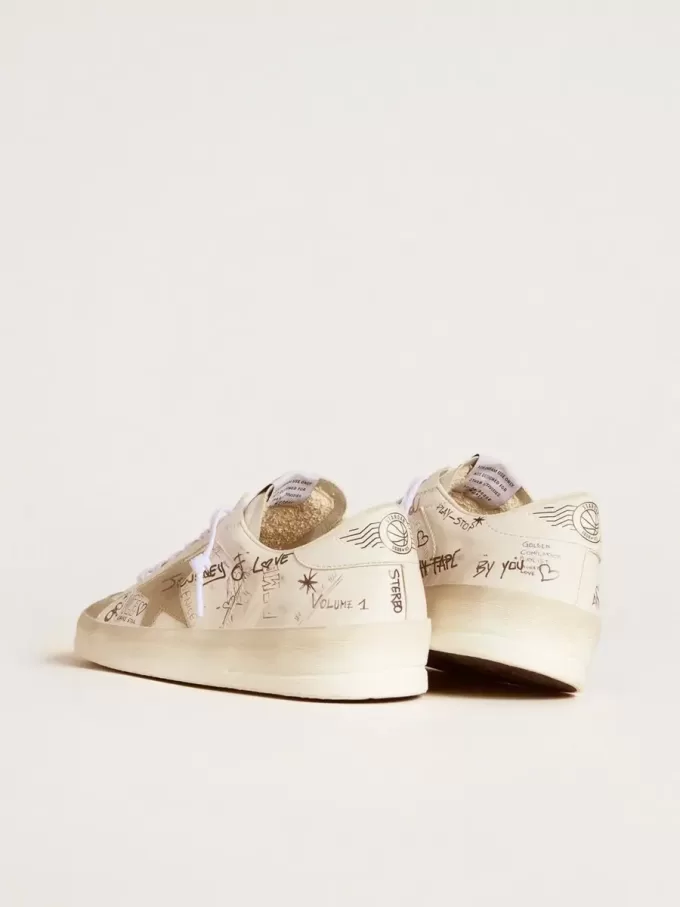 Stardan in pelle con scritte all-over e stella in pelle scamosciata grigio ghiaccio Stardan in pelle con scritte all-over e stella in pelle scamosciata grigio ghiaccio