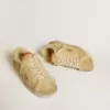 Stardan in pelle scamosciata beige con tallone in pelle e fodera in shearling Stardan in pelle scamosciata beige con tallone in pelle e fodera in shearling