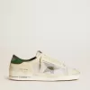 Stardan in pelle scamosciata bianca e mesh con stella e linguetta sul tallone in pelle verde