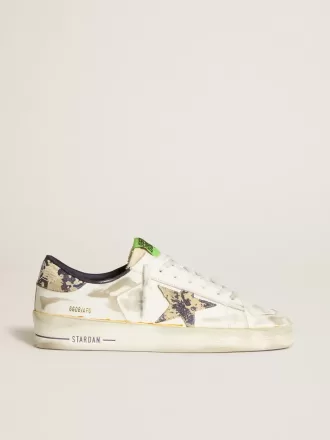 Stardan LAB da uomo in pelle bianca con stella mimetica e linguetta sul tallone Stardan LAB da uomo in pelle bianca con stella mimetica e linguetta sul tallone