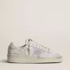 Stardan LTD in pelle bianca con stella e linguetta sul tallone in camoscio grigio ghiaccio Stardan LTD in pelle bianca con stella e linguetta sul tallone in camoscio grigio ghiaccio