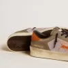 Stardan LTD in pelle grigia e mesh con stella e linguetta sul tallone in pelle Stardan LTD in pelle grigia e mesh con stella e linguetta sul tallone in pelle