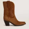 Stivali bassi da donna Wish Star in pelle scamosciata color cognac con ricamo a stella Stivali bassi da donna Wish Star in pelle scamosciata color cognac con ricamo a stella