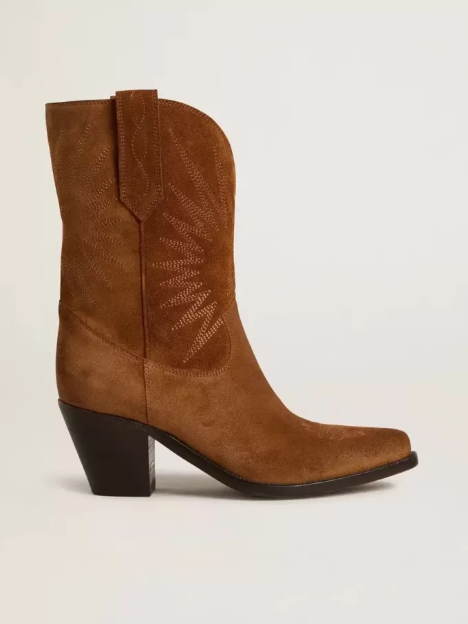 Stivali bassi da donna Wish Star in pelle scamosciata color cognac con ricamo a stella Stivali bassi da donna Wish Star in pelle scamosciata color cognac con ricamo a stella
